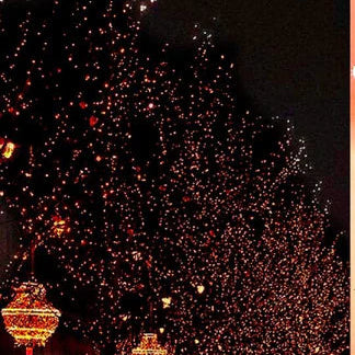 Instalatie tip perdea rosie